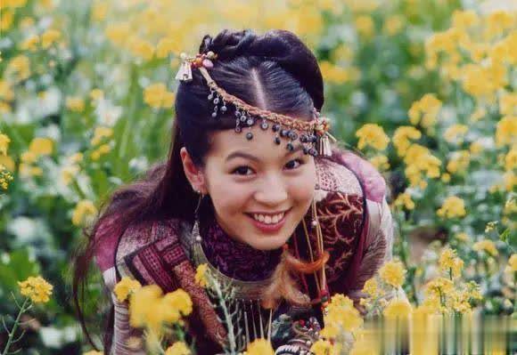 恒利配资 奉子成婚！刘品言官宣结婚一月后领证，怀5月身孕婚礼无期